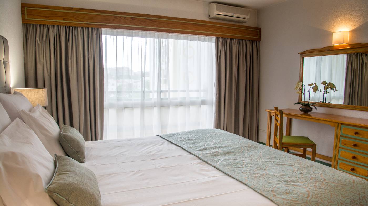 Luna-Hotel-da-Oura-Room-17