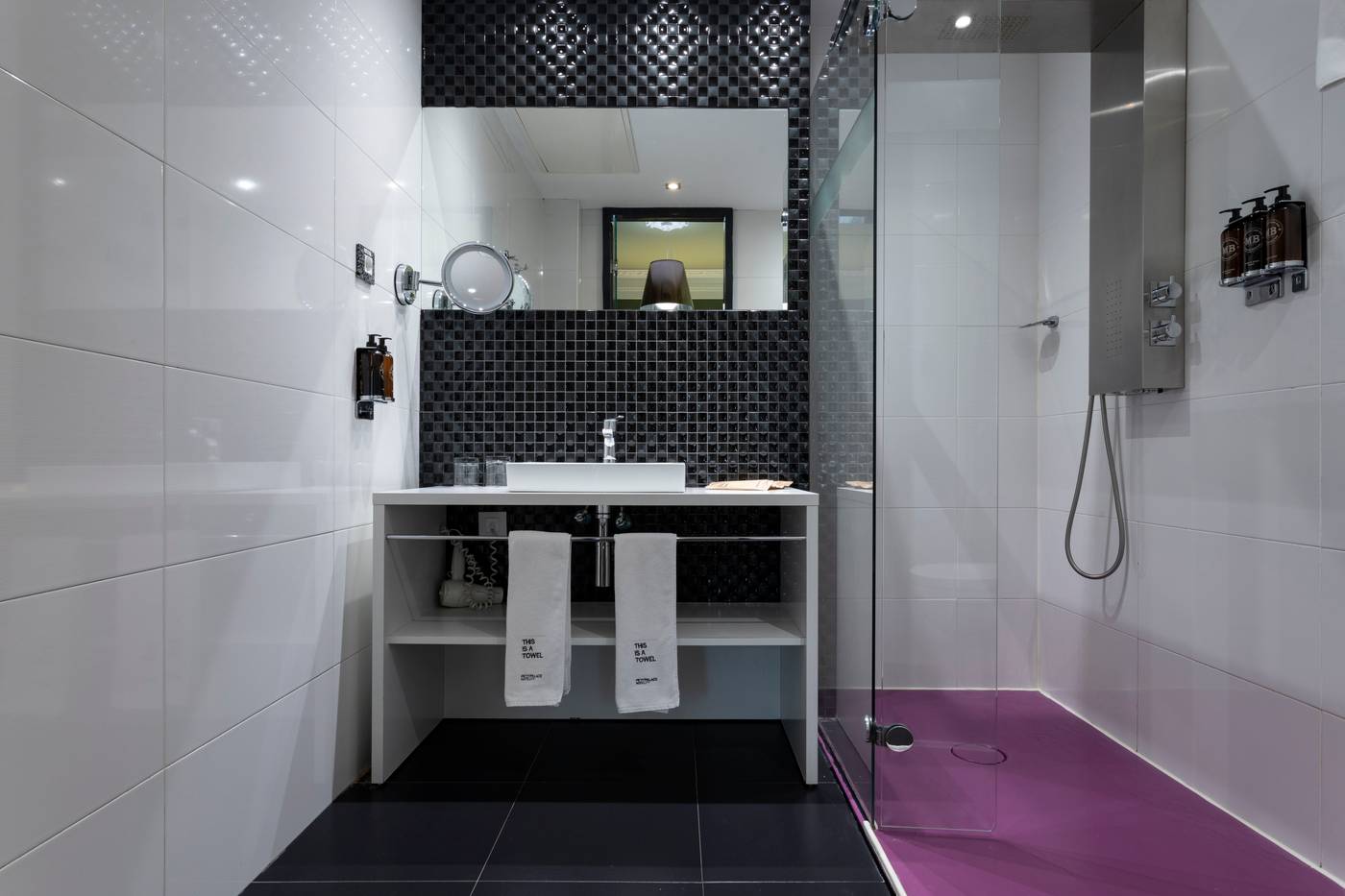 Petit-Palace-Lealtad-Plaza-Room-53