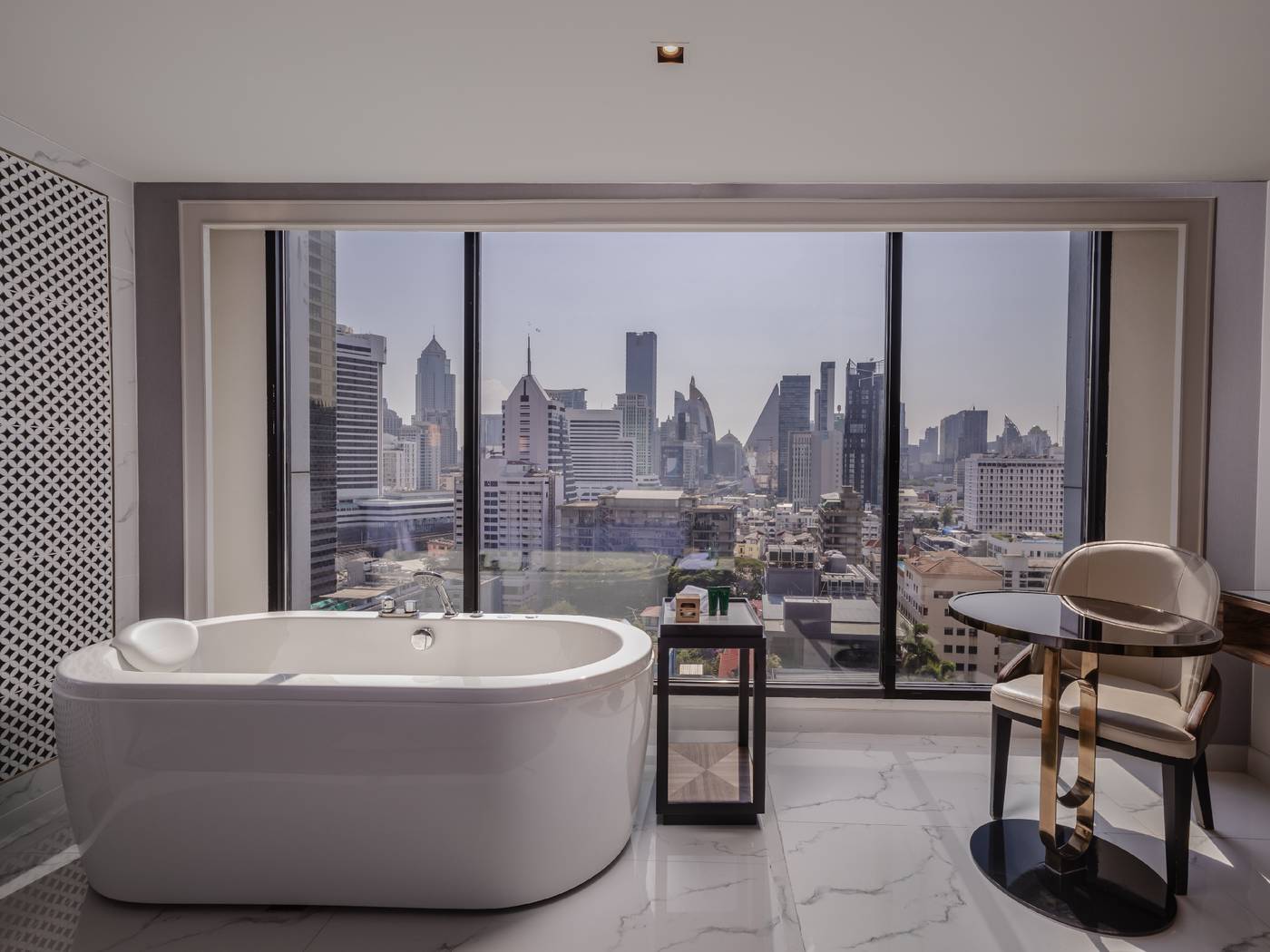 Aira-Hotel-Bangkok-Room-54