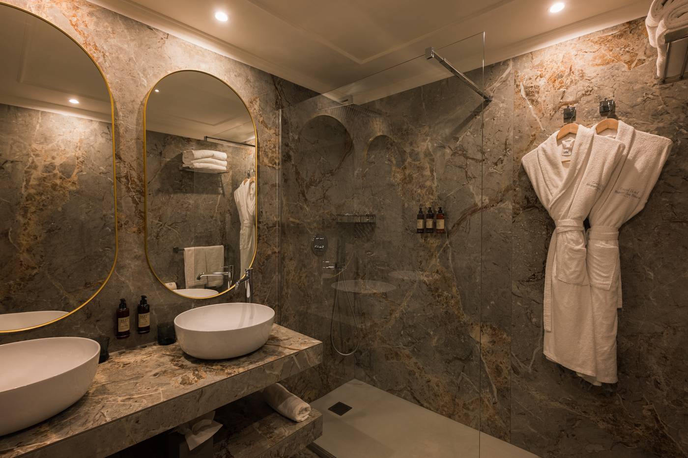 Mazzaro-Sea-Palace-Room-32