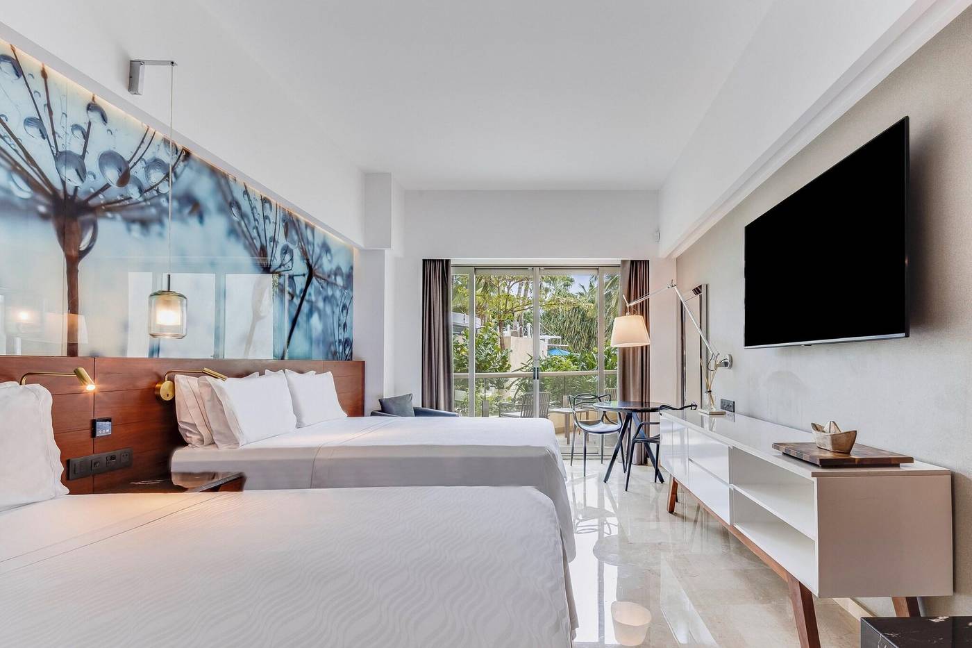 Live-Aqua-Beach-Resort-Canc----n-Room-32