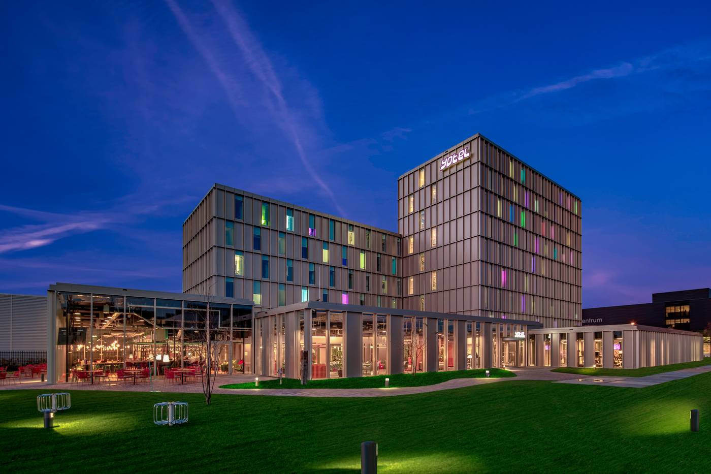 Yotel-Amsterdam-General-view-2