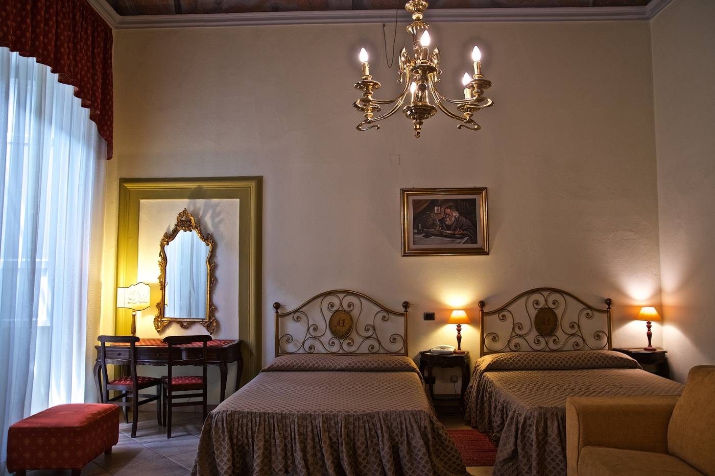 Hotel-La-Luna-Room-3