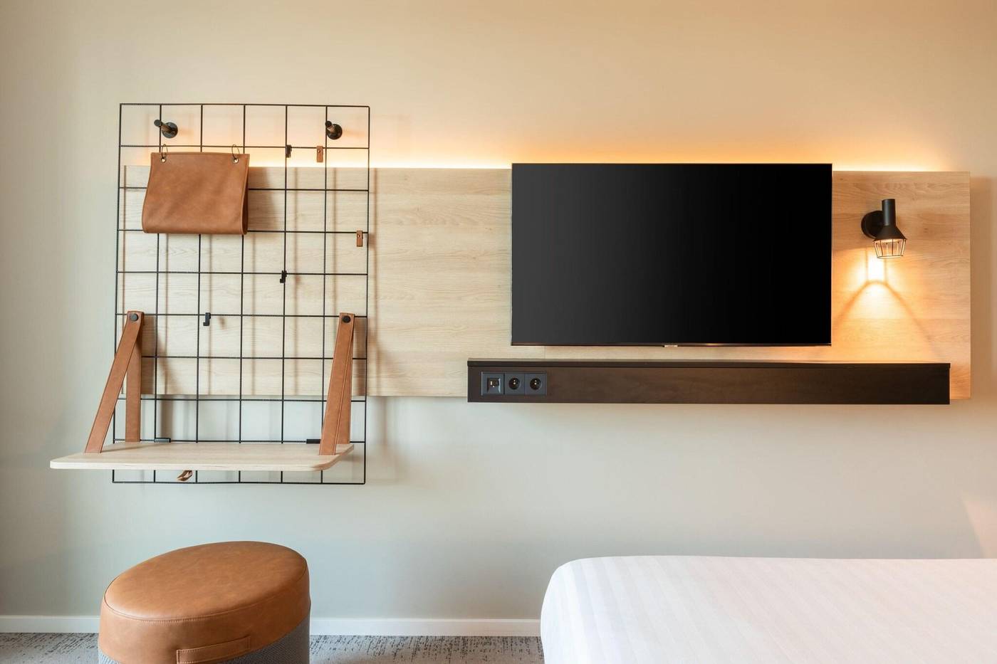 Moxy-Paris-Val-D-Europe-Room-6