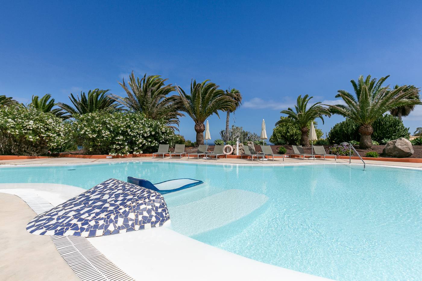 Risco-del-Gato-Suites-LIVVO-Senses-Collection-Pool-7