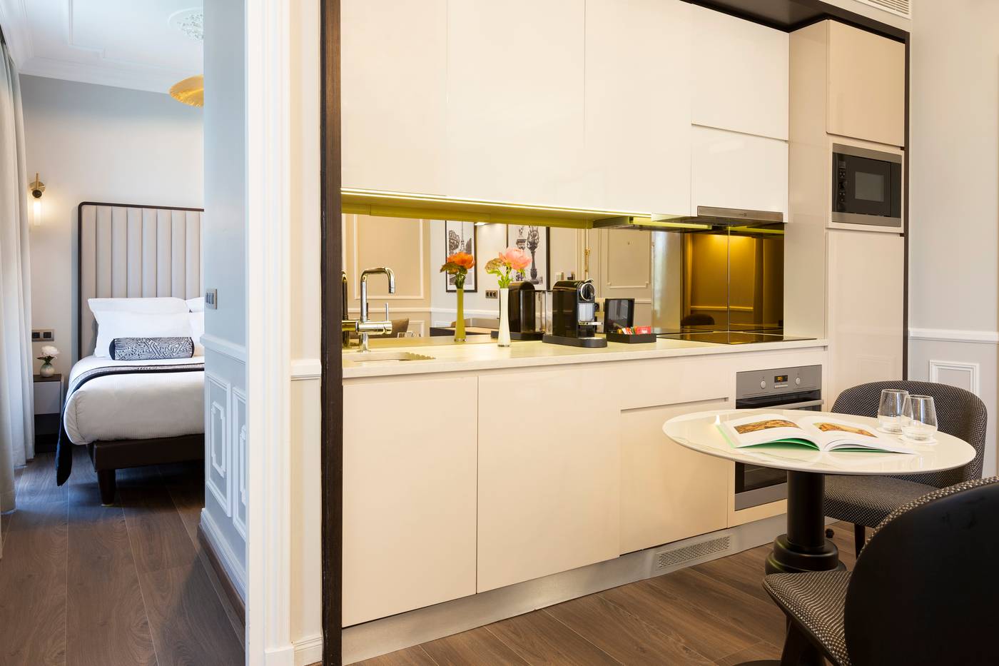 La-Clef-Tour-Eiffel-Paris-by-The-Crest-Collection-Room-4