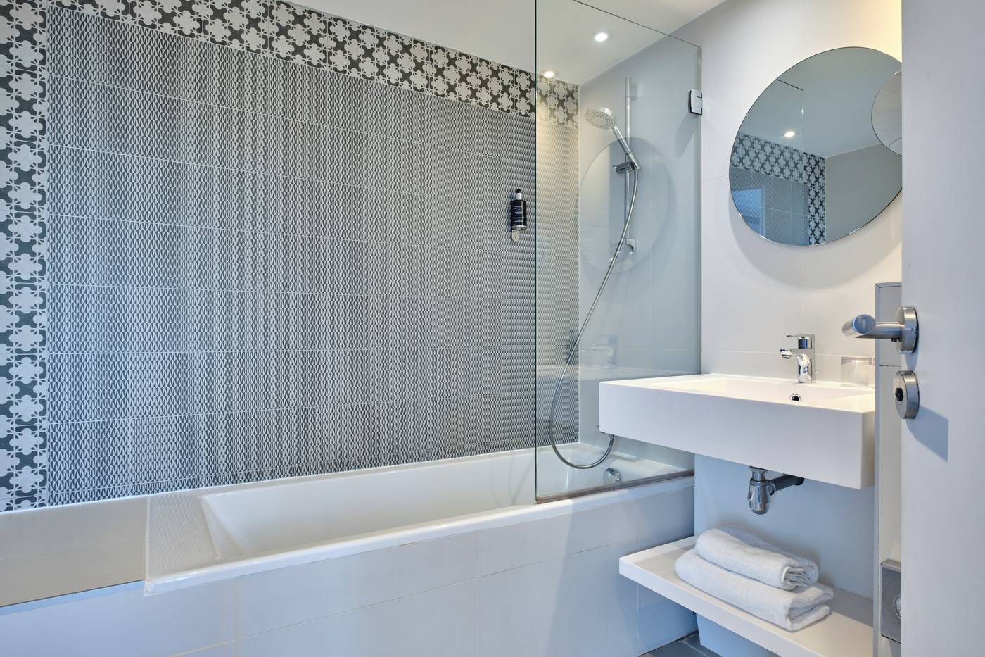 Hotel-Atrium-Room-32