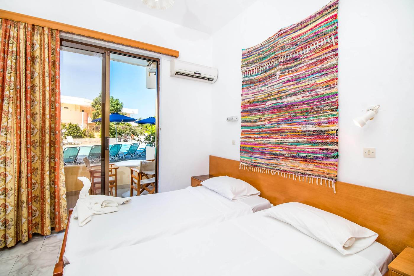 Kiras-Studios-Room-10