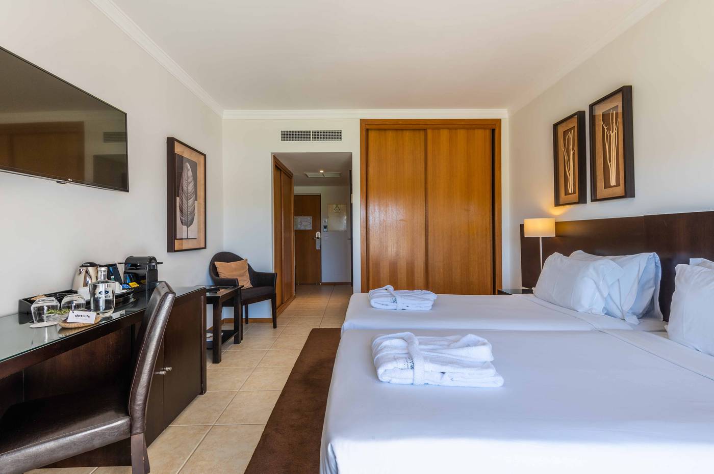 Vale-D-Oliveiras-Quinta-Resort-And-Spa-Room-33