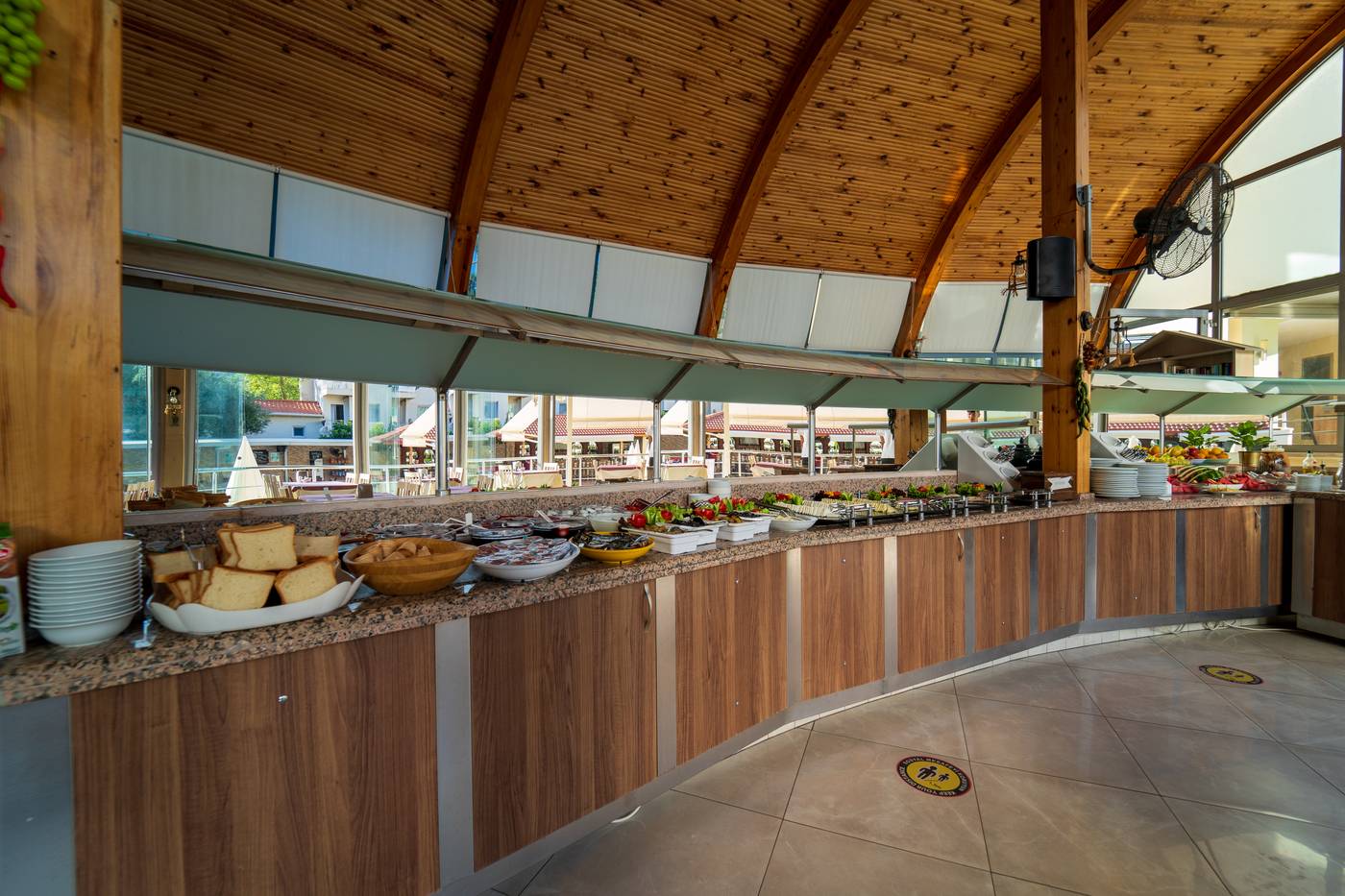 Belcehan-Deluxe-Restaurant-28