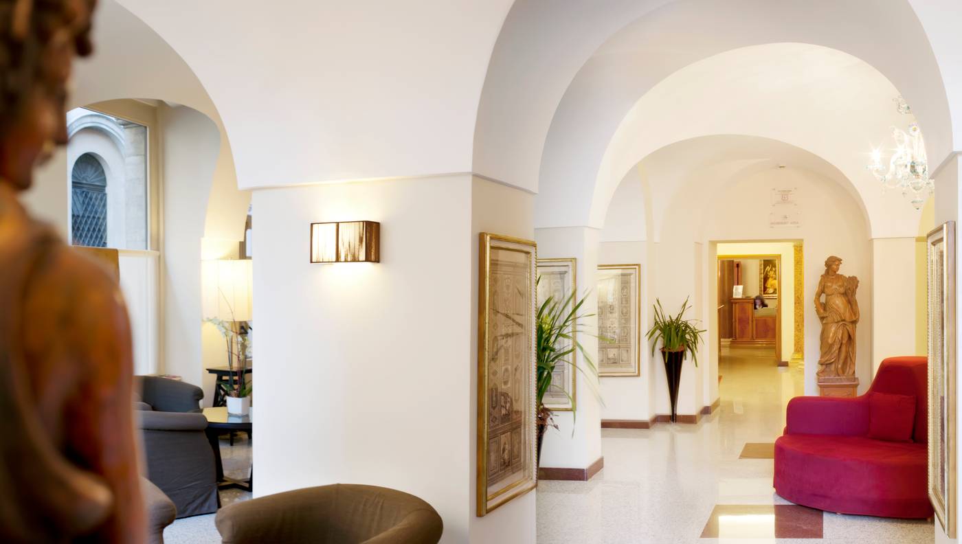Albergo-Santa-Chiara-Lobby-10