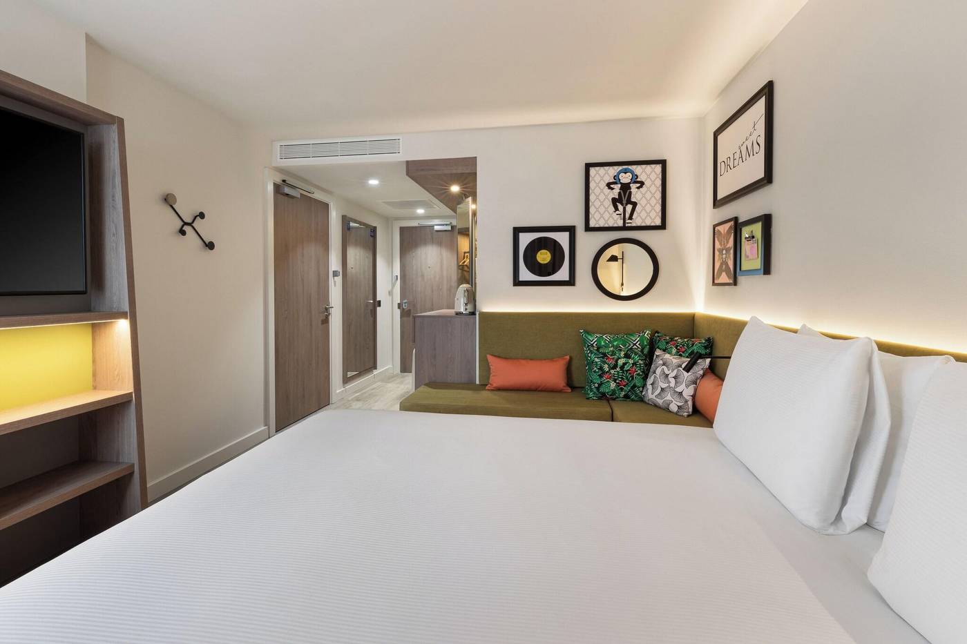 Hampton-by-Hilton-Dublin-City-Centre-Room-32