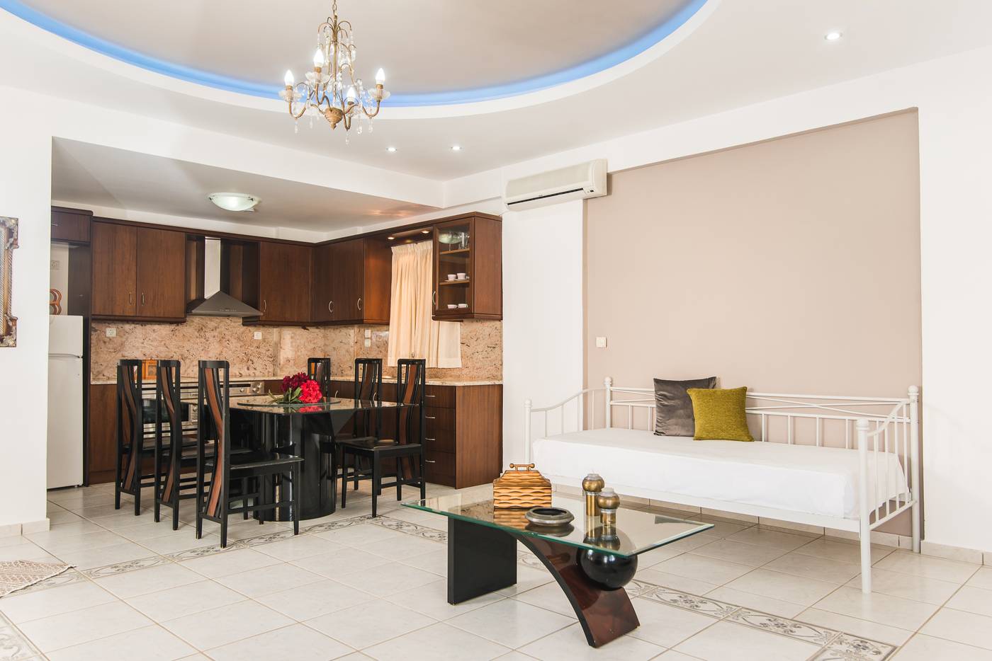 Yiannis-Manos-Apartments-Room-63