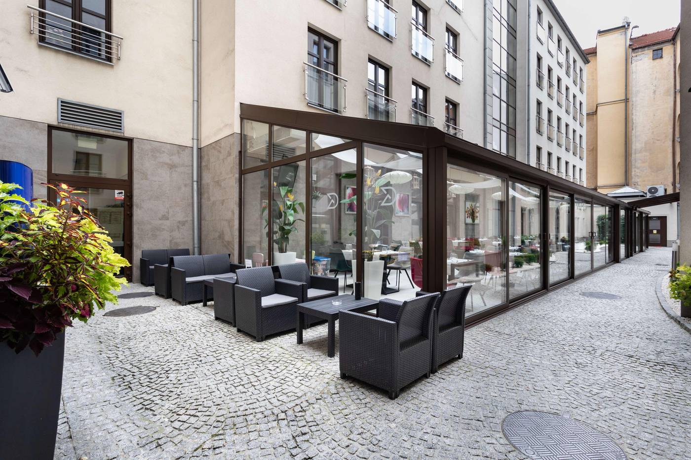 Golden-Tulip-Krakow-City-Center-General-view-1