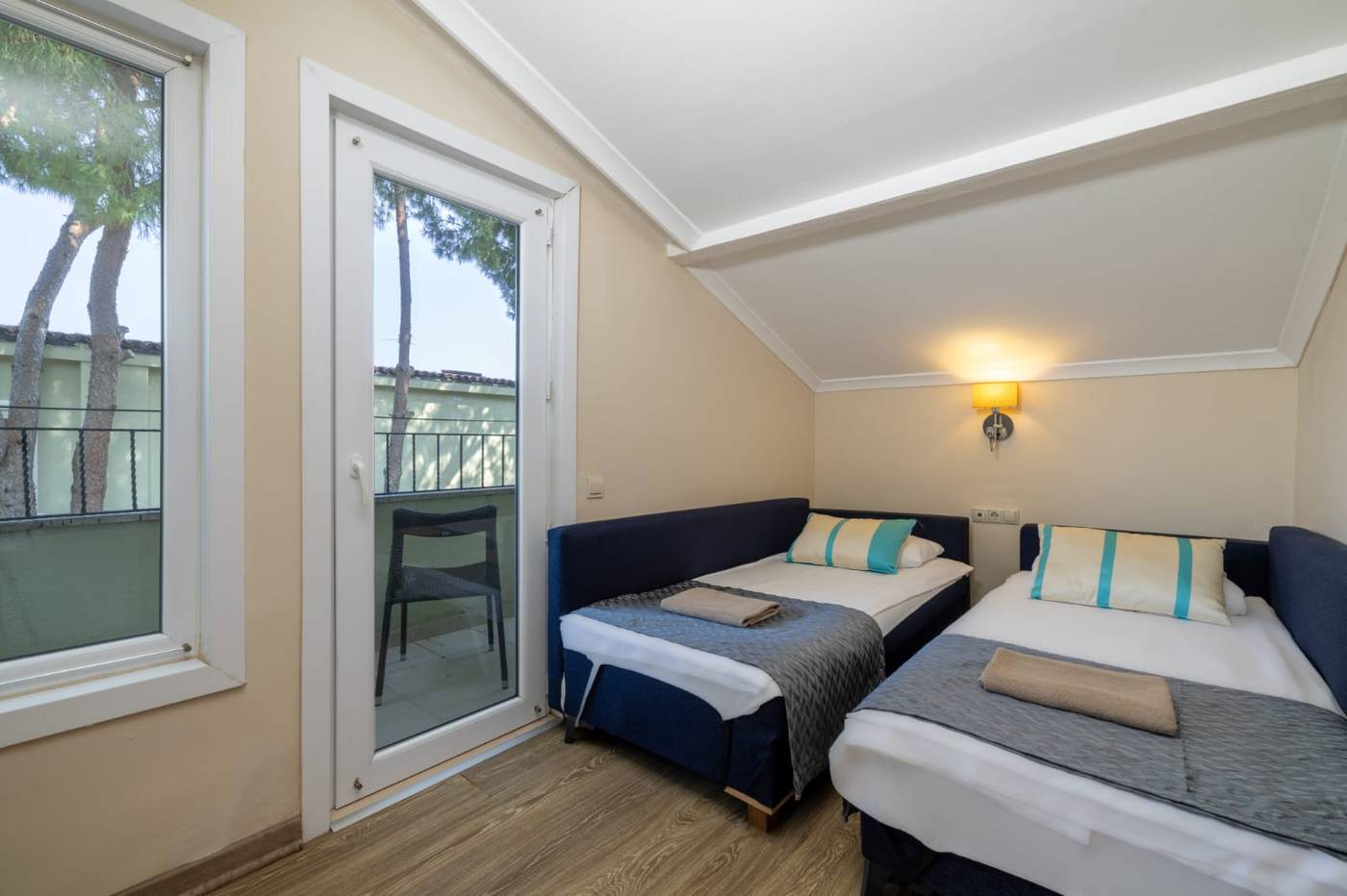 Crystal-Flora-Beach-Resort-Room-30