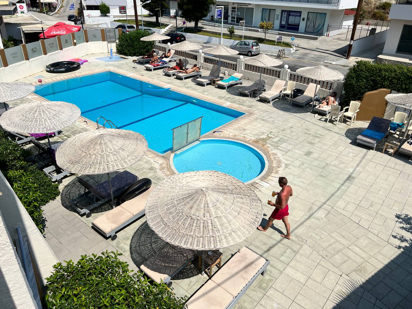 Golden-Days-Aparthotel-Pool-1