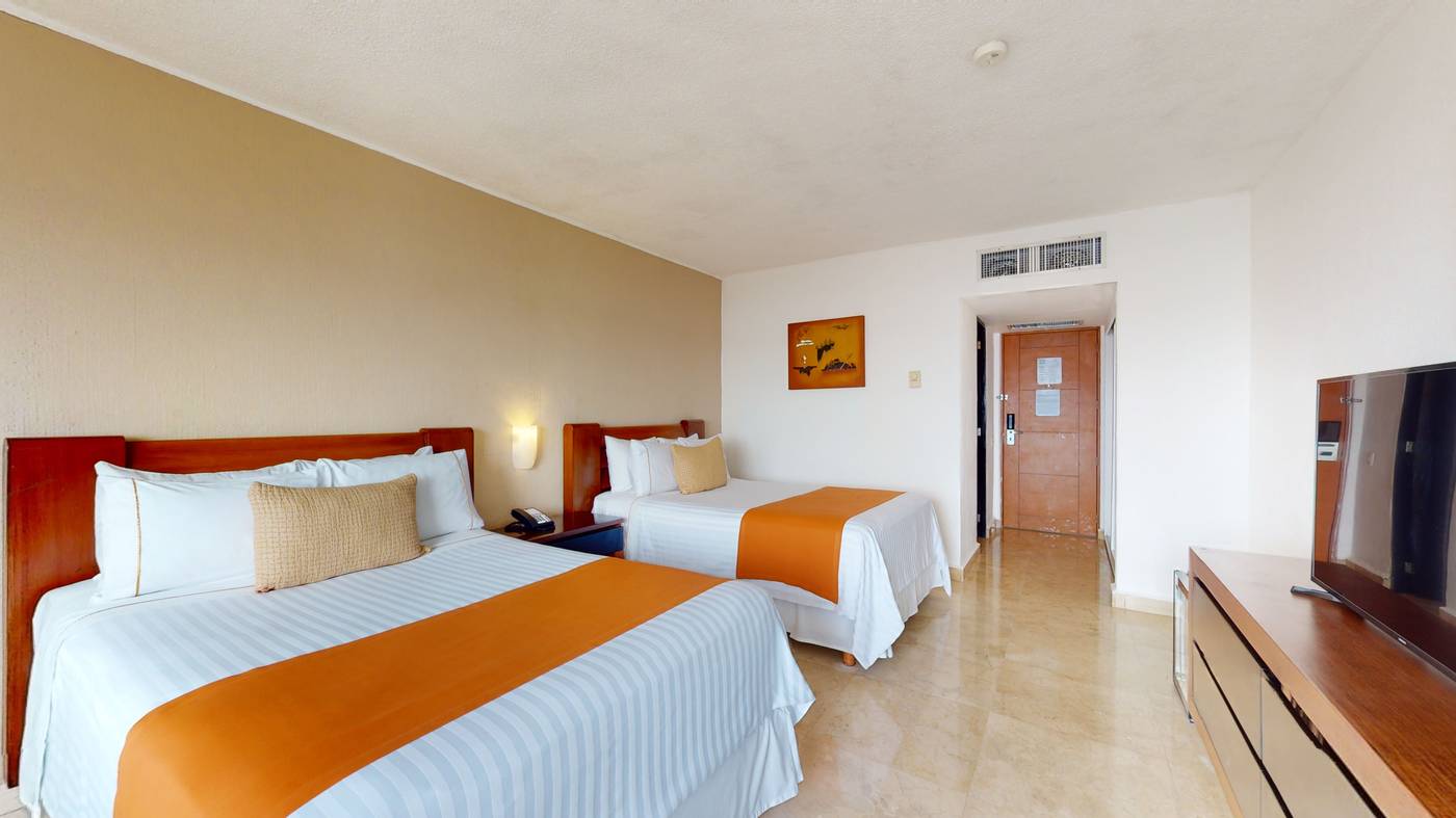 Flamingo-Cancun-Resort-Room-31