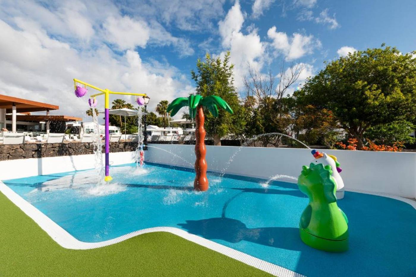 Hyde-Park-Lane-Bungalows-Pool-57