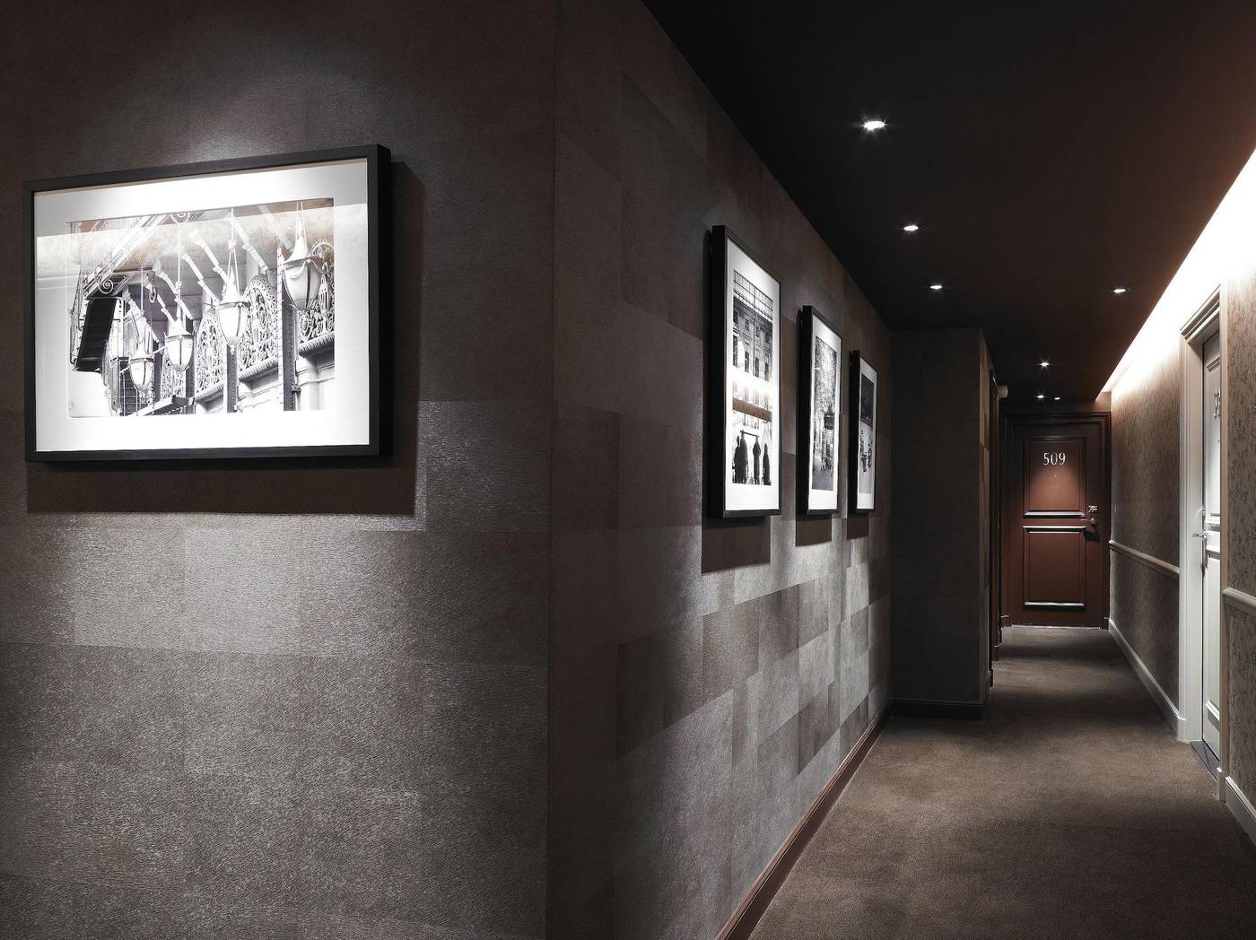 Grand-Hotel-Du-Palais-Royal-Lobby-17