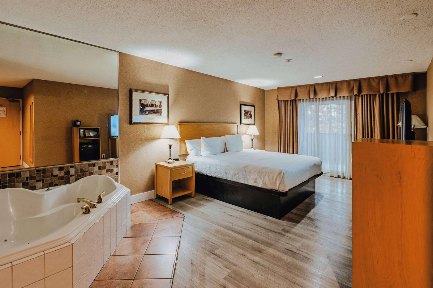 SureStay-Plus-Hotel-by-Best-Western-Coquitlam-Room-29
