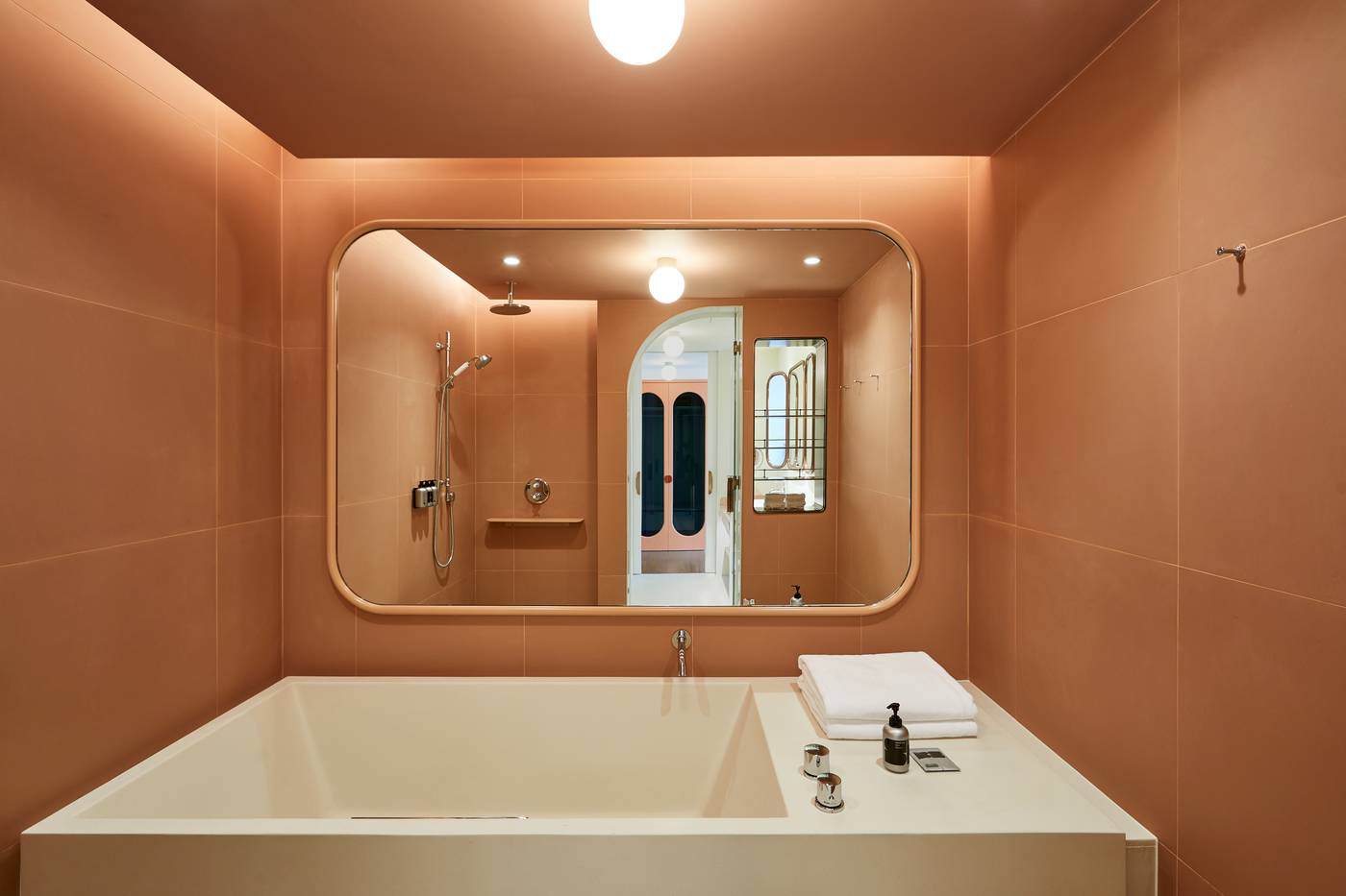 The-Standard--Bangkok-Mahanakhon-Room-47