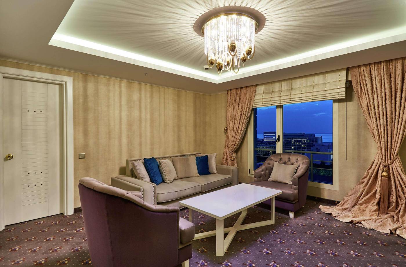 DoubleTree-By-Hilton-Izmir-Alsancak-Room-23