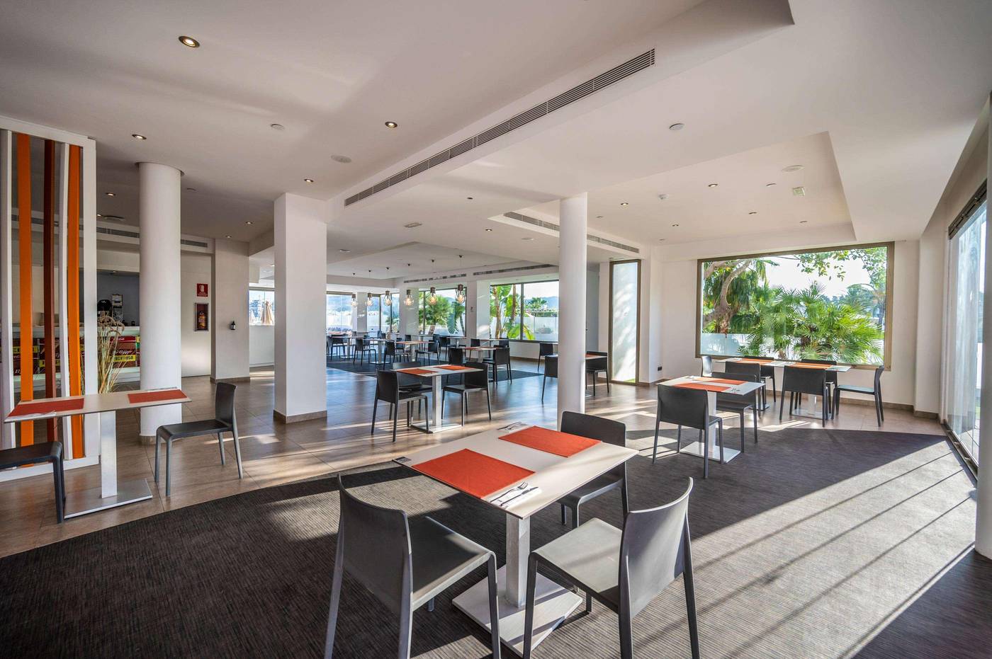 THB-Ocean-Beach-Restaurant-48