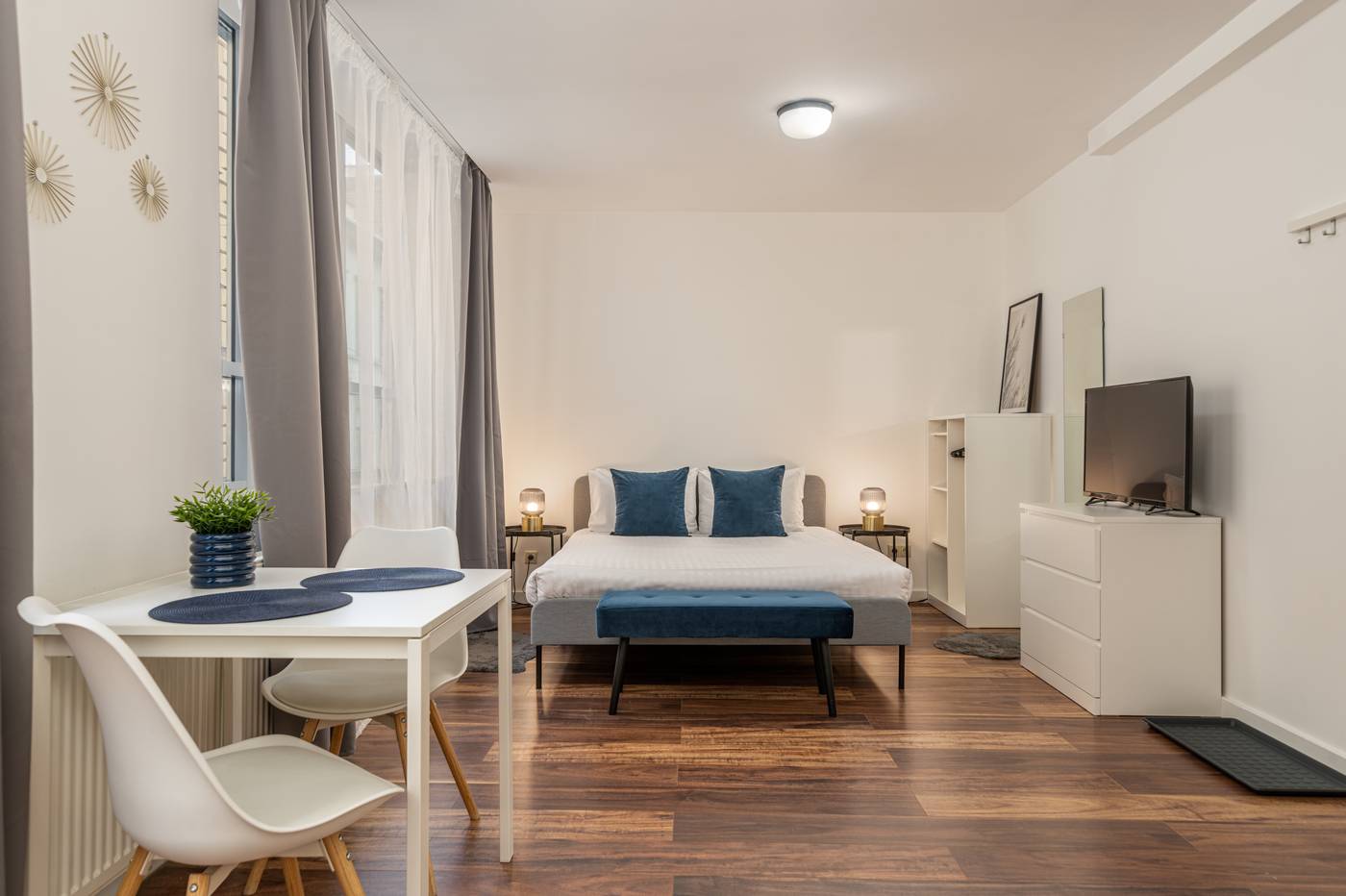 Vagabond-Downtown-Room-20