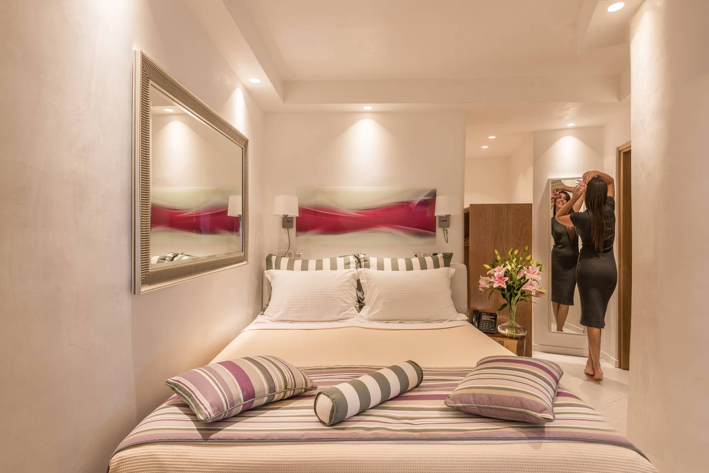 Elite-Luxury-Suites-Room-21