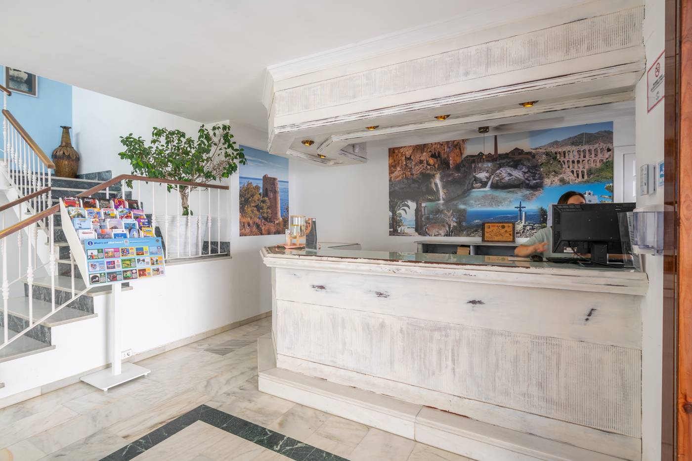 Hotel-Playamaro-Lobby-55