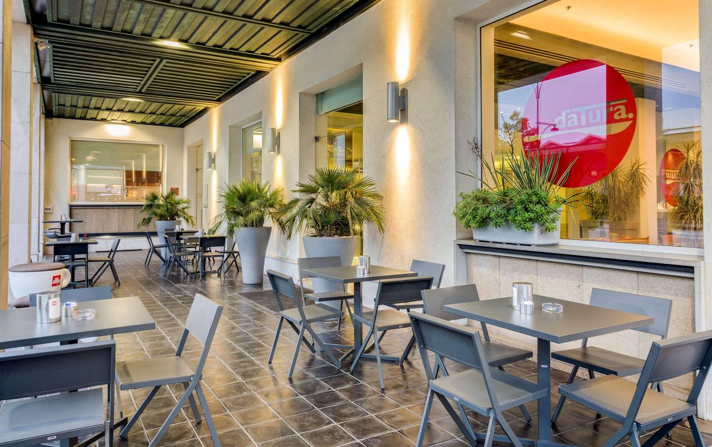 Best-Western-Plus-Hotel-Bologna-Bar-3