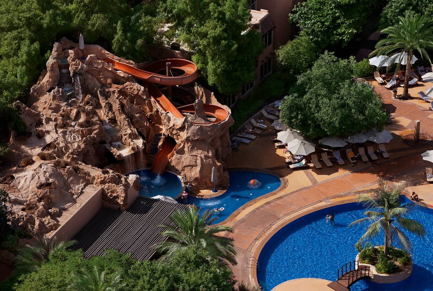 Habtoor-Grand-Resort--Autograph-Collection-Pool-6