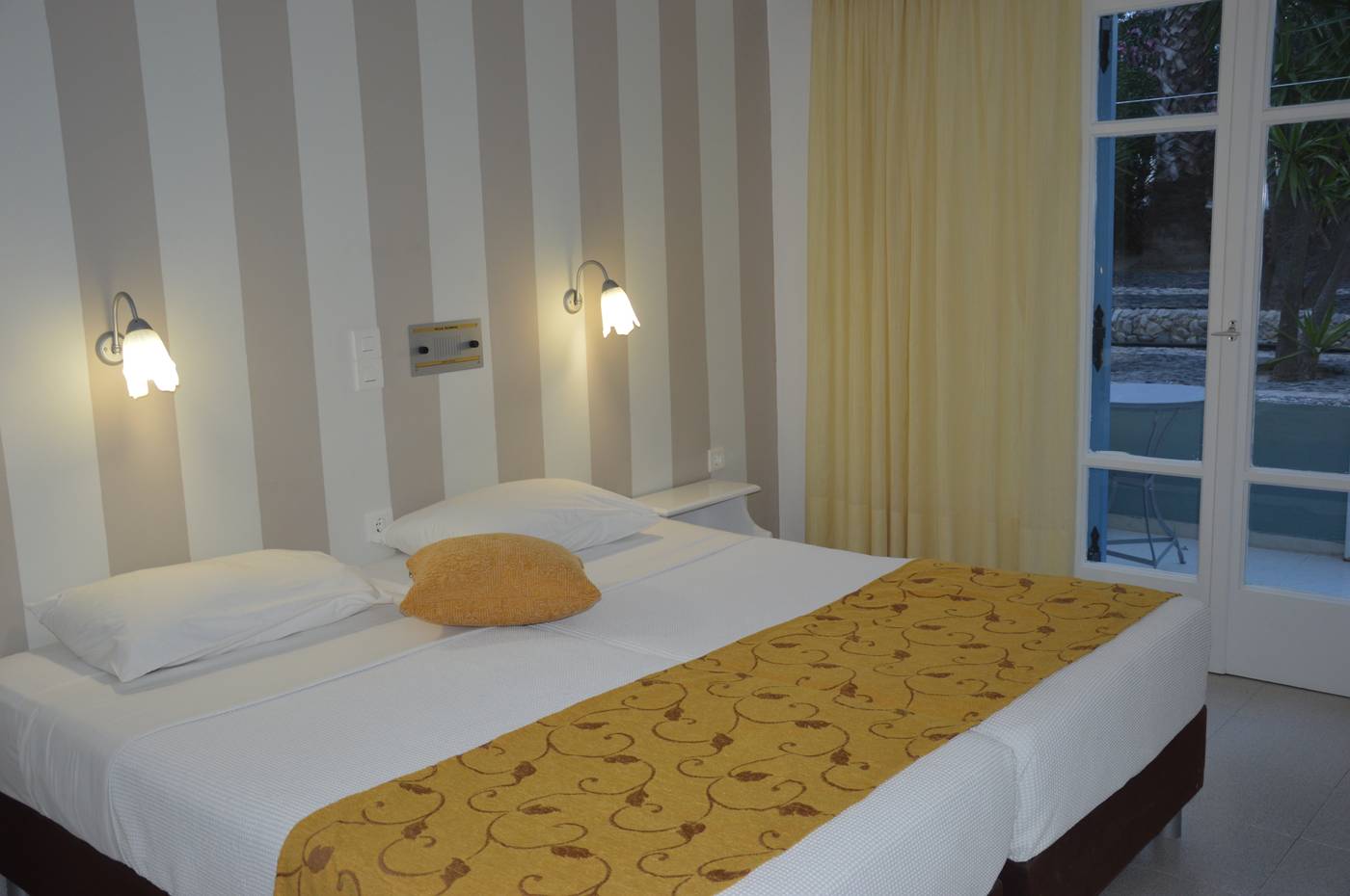 Villa-Olympia-Room-31