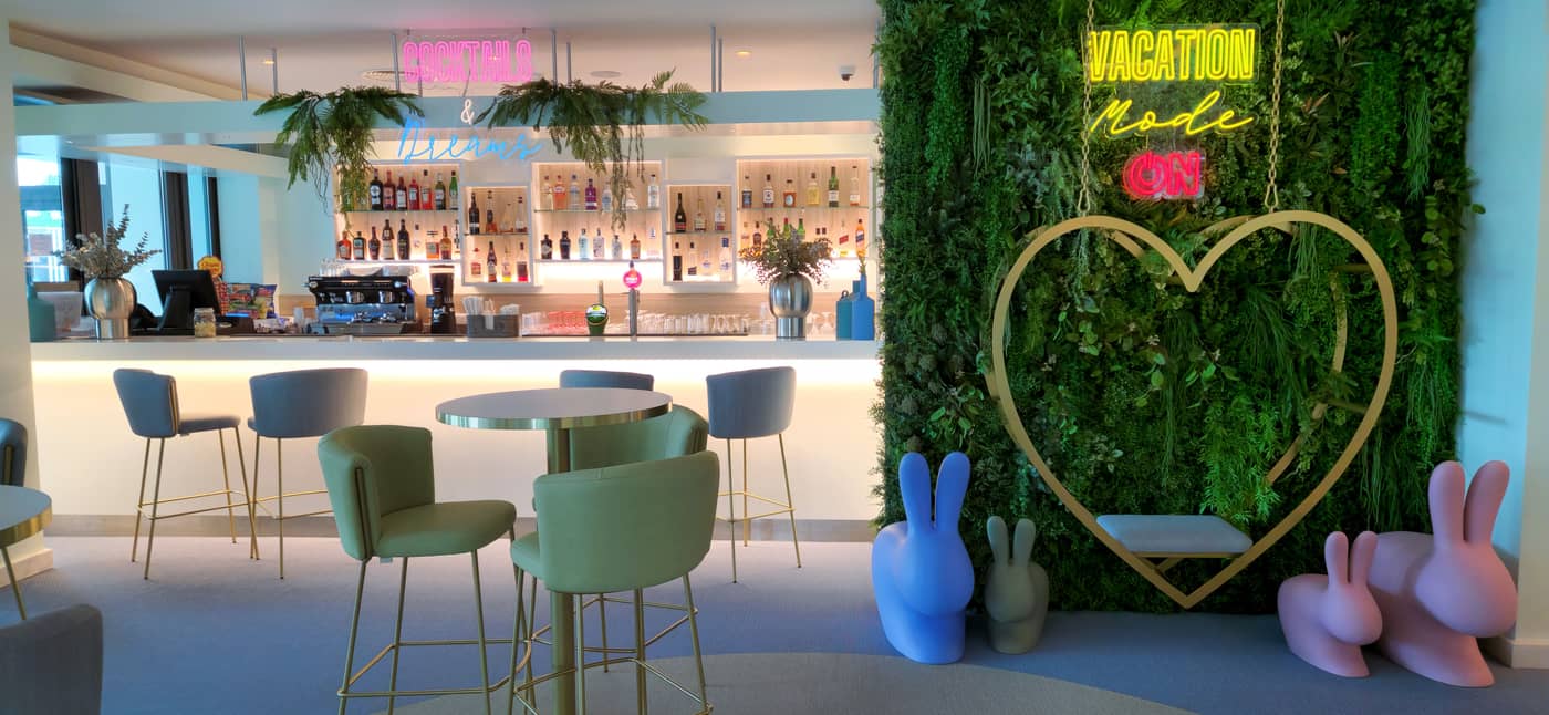 Aquashow-Park-Hotel-Bar-53