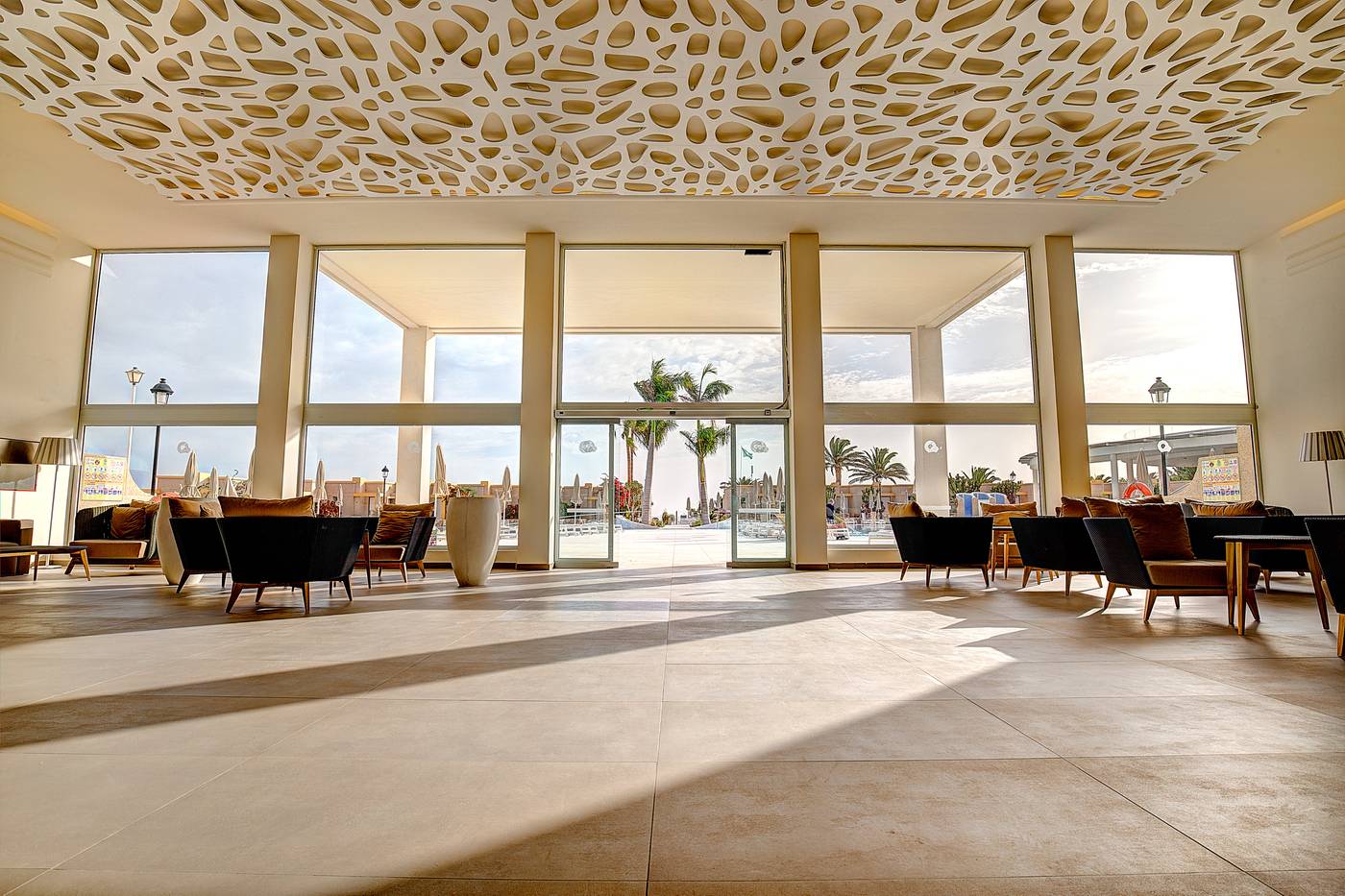 SBH-Monica-Beach-Lobby-24