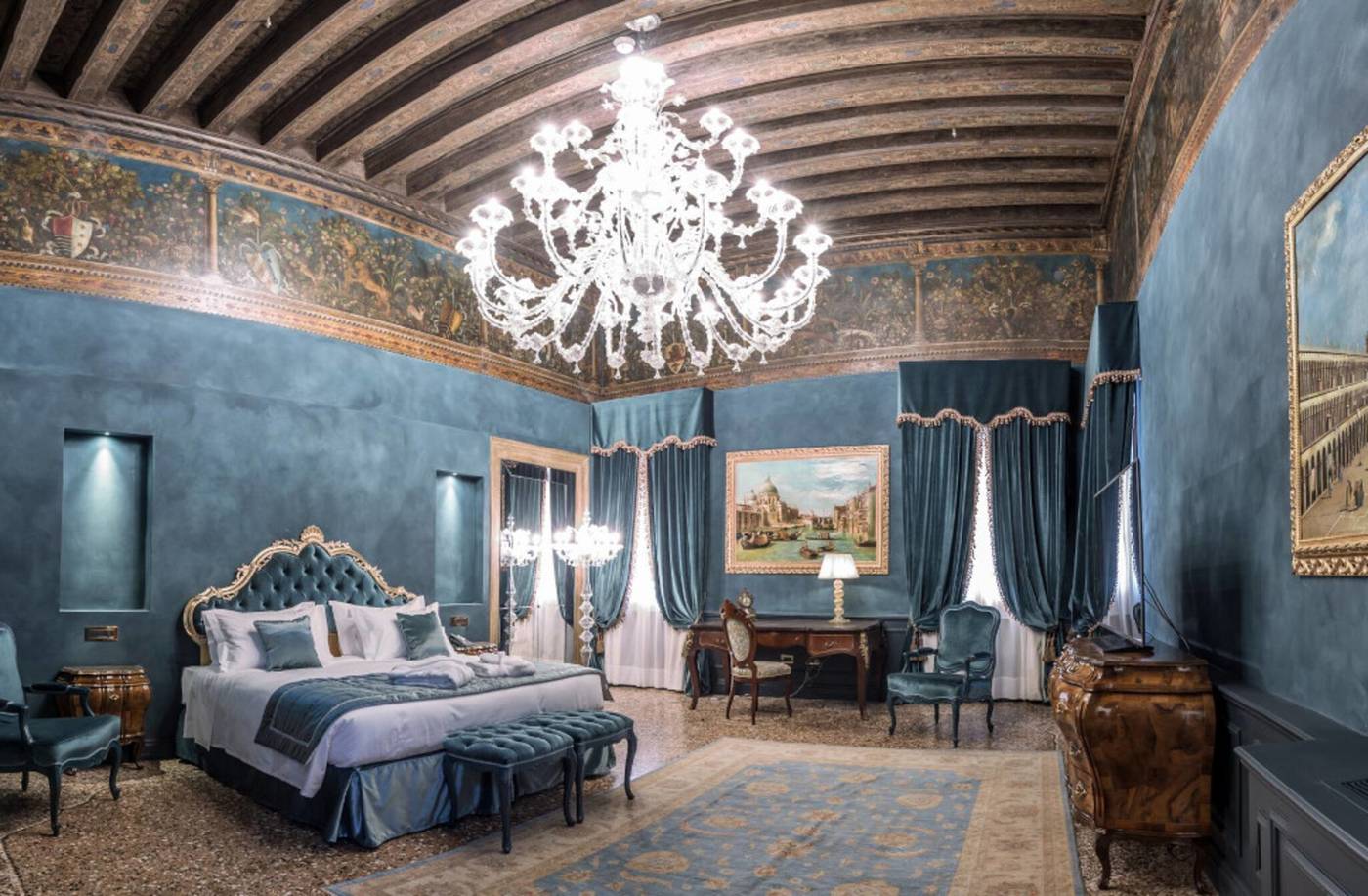 Nani-Mocenigo-Palace-Room-47