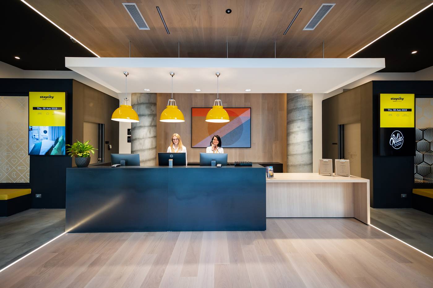 Staycity-Aparthotels-Venice-Mestre-Lobby-12