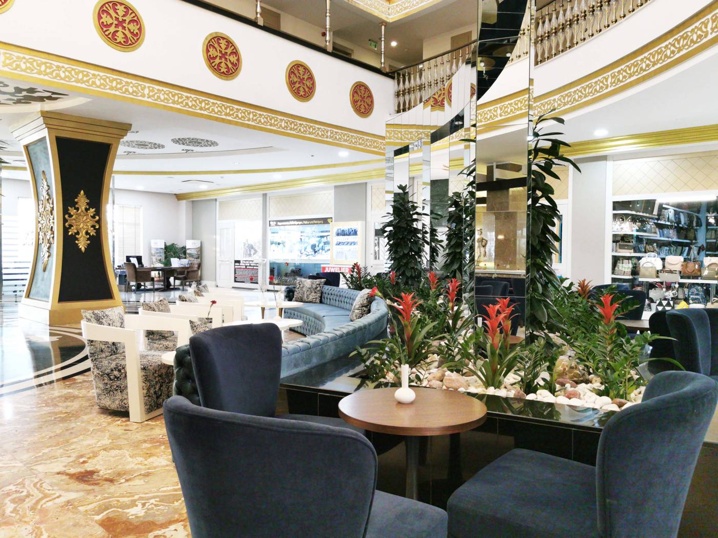 Side-Crown-Palace-Lobby-37