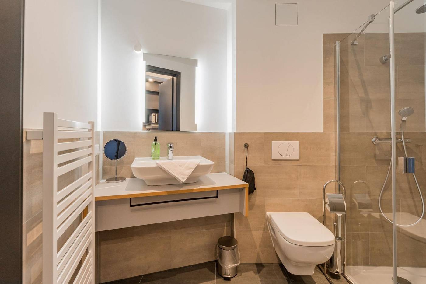 Nena-Apartments-Kreuzberg-61-Room-43