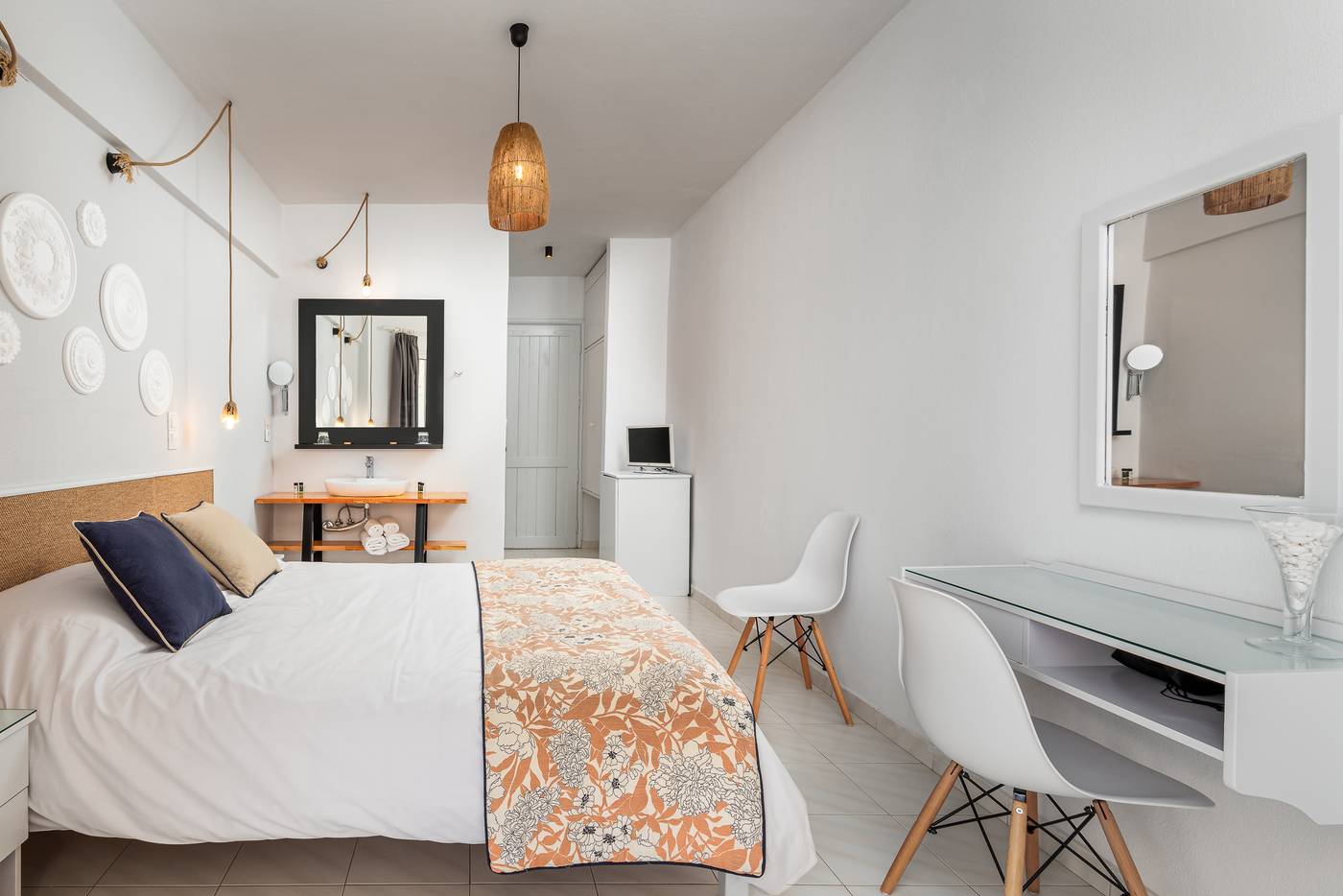 Mrs-Chryssana-Beach-Hotel---Adults-Only-Room-15