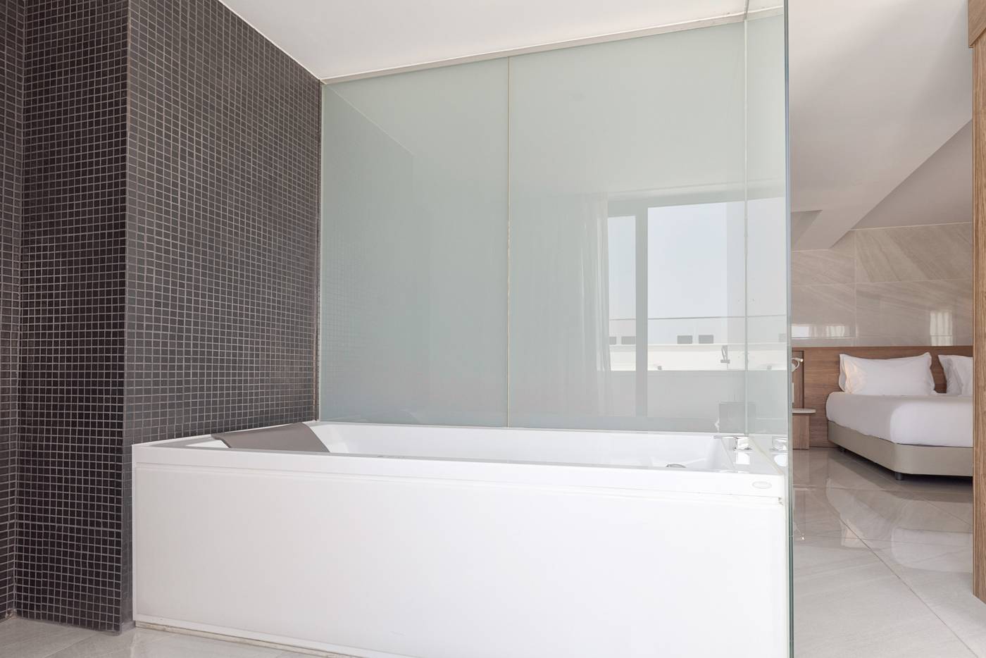 El-Puerto-Ibiza-Hotel---Spa-Room-46