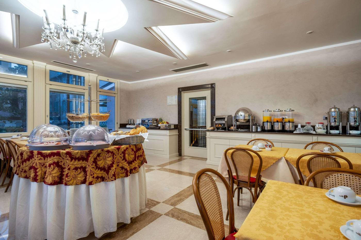 Comfort-Hotel-Bolivar-Restaurant-44