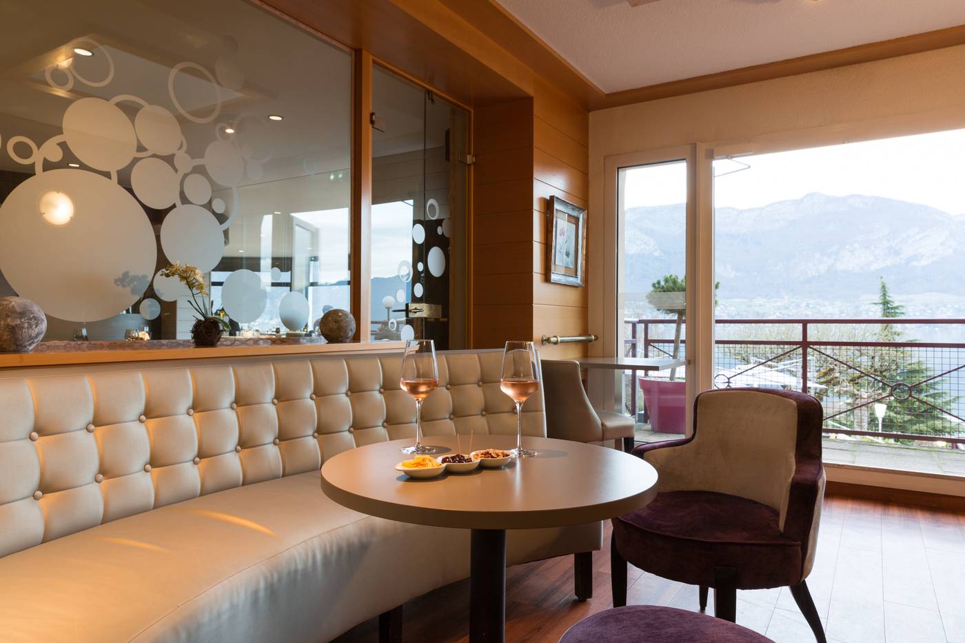 Hôtel Beauregard, The Originals Relais-France-SEVRIER-Lobby-3