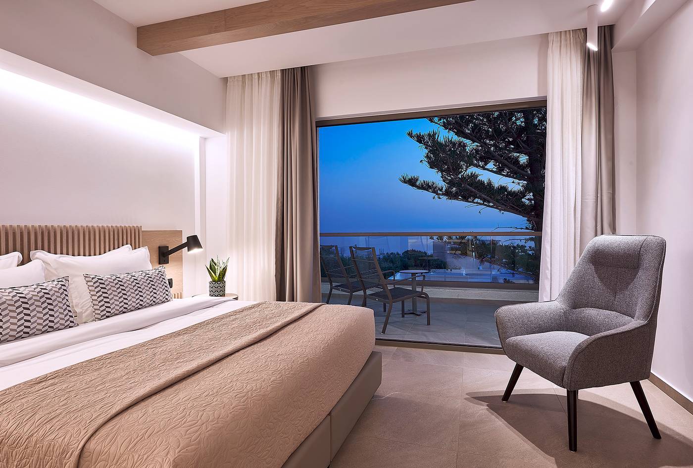 CHC-Coriva-Beach-Room-35