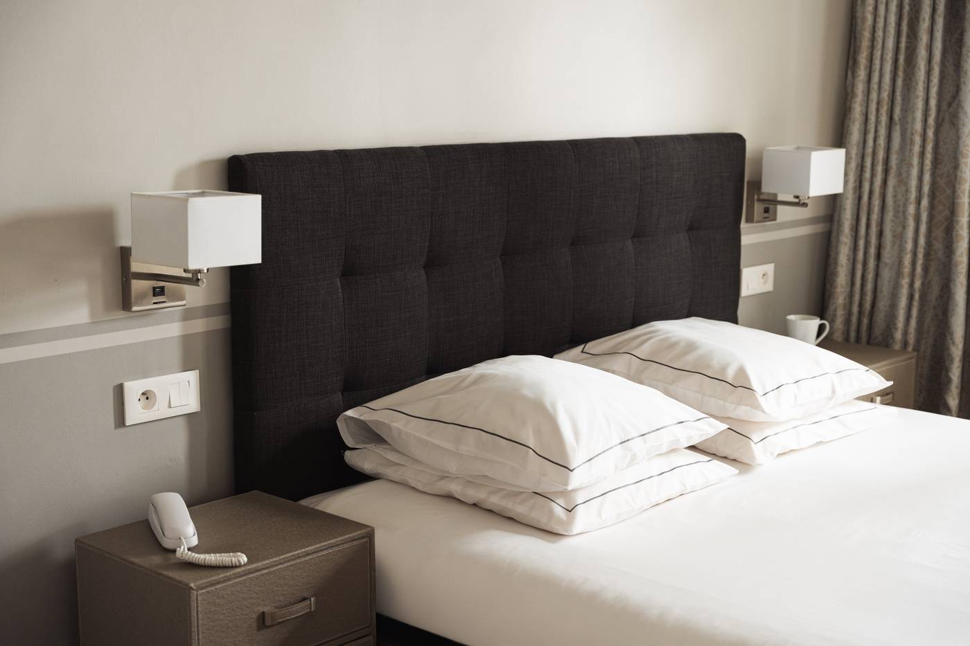 Hotel-Eiffel-Segur-Room-25