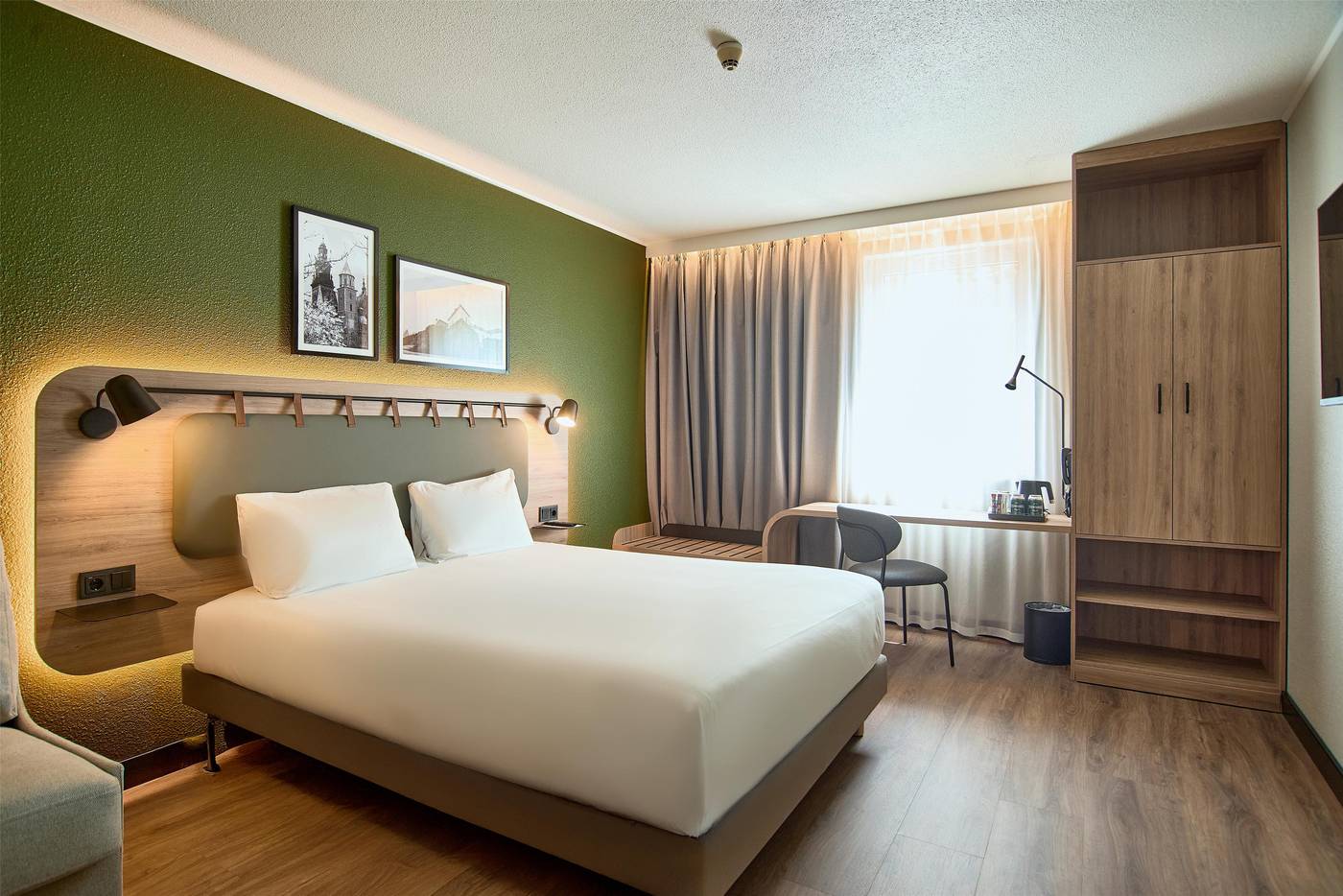 Campanile-Krakow-Old-Town-Room-20