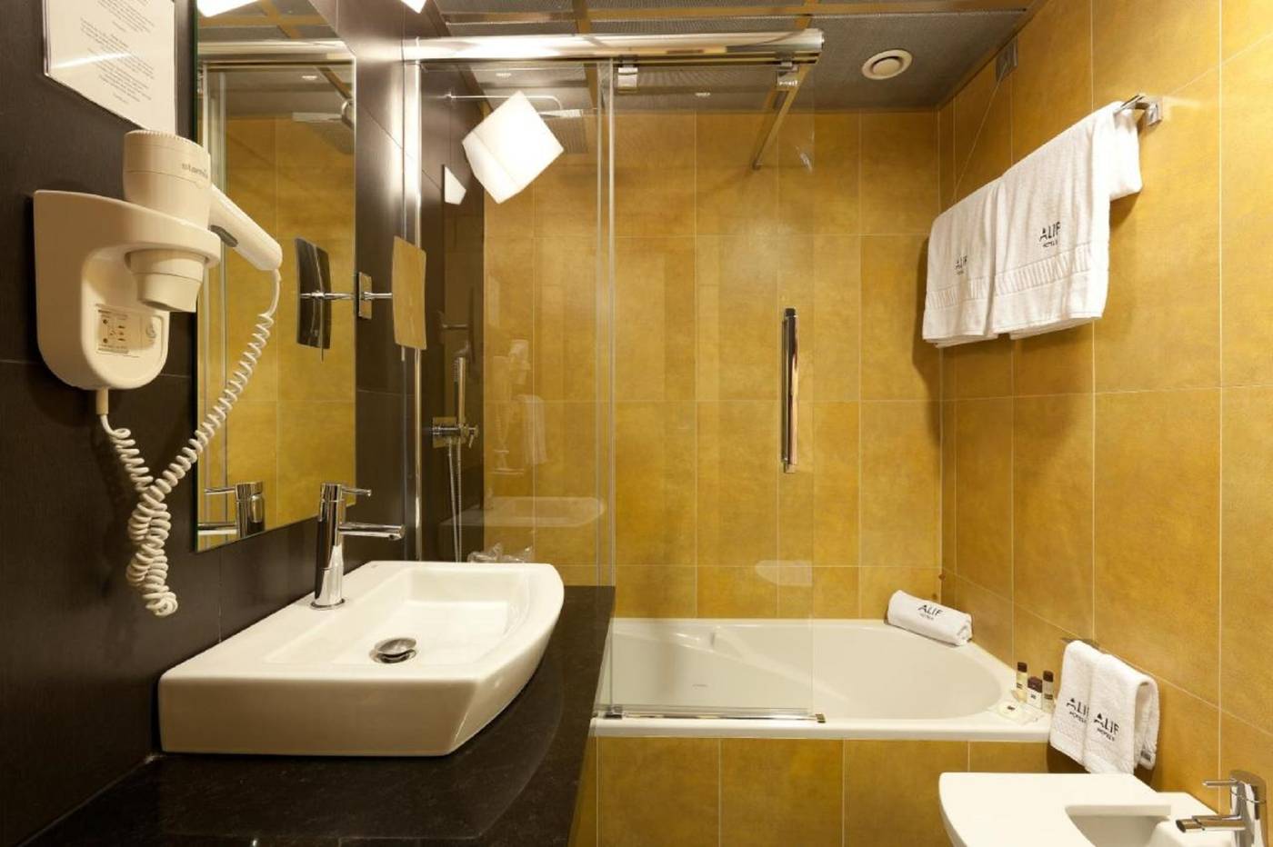 Alif-Avenidas-Room-7