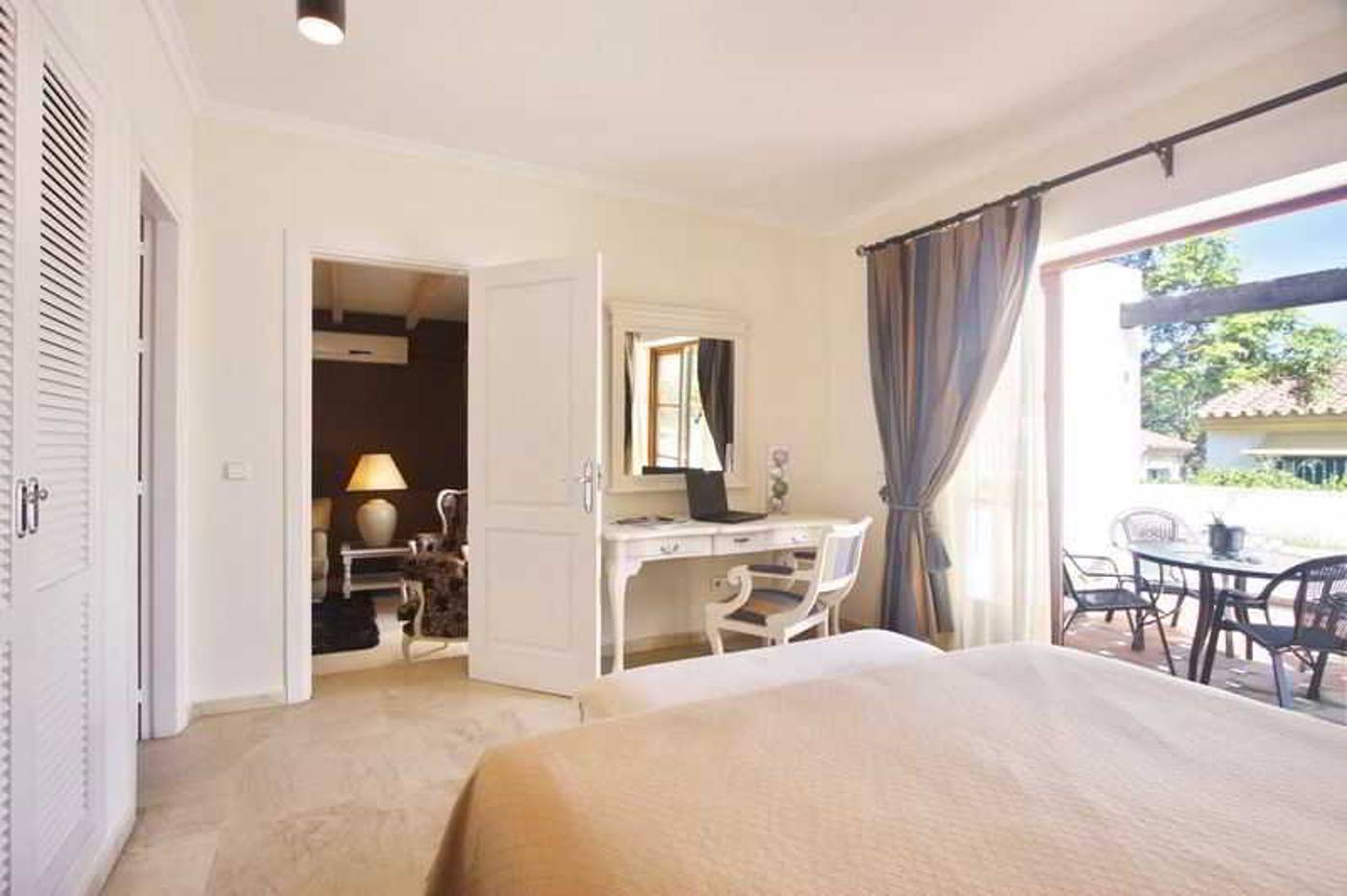 The-Suites-At-San-Roque-Club-Room-16