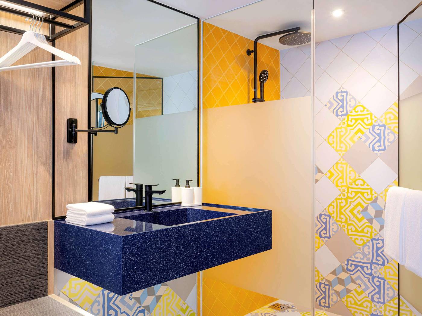 ibis-Styles-Bangkok-Silom-Room-40