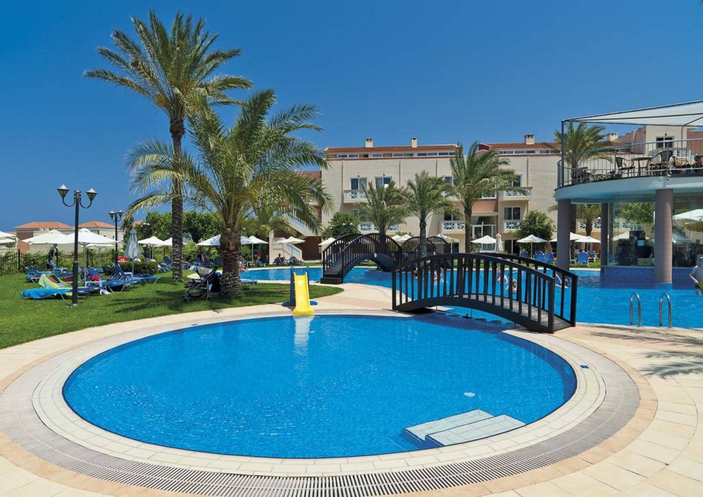 Selini-Suites-Pool-2